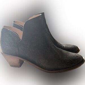 Kelsi Dagger Black Crackle Booties